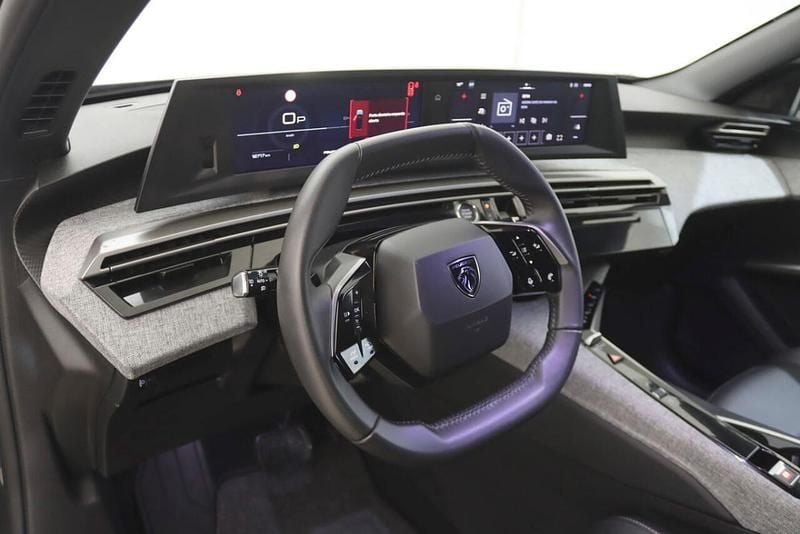 Usado Peugeot 5008 145 HP (106 kW) 2025 Cinzento SUV