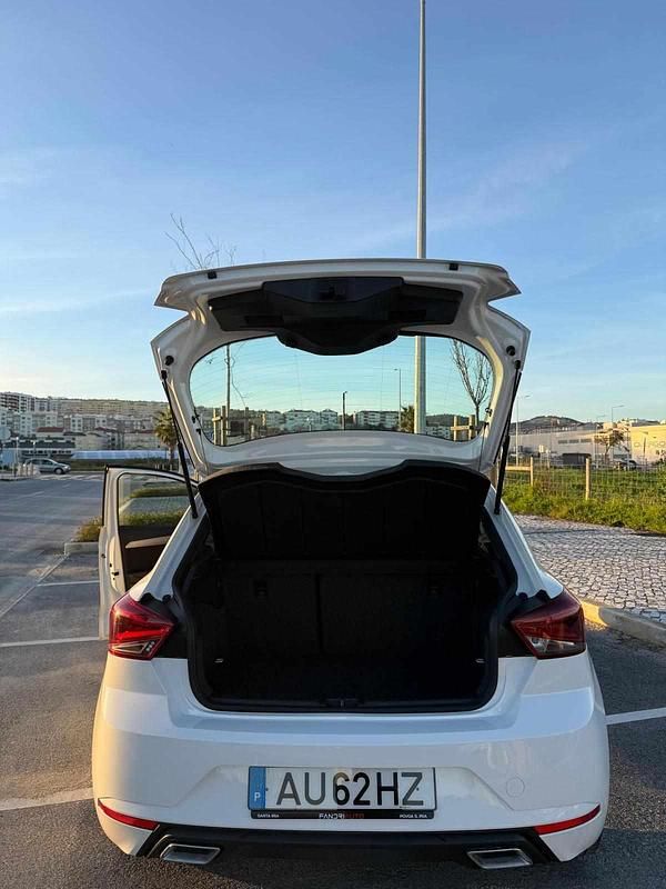 Usado Seat Ibiza 90 HP (66 kW) 2019 Branco Citadino