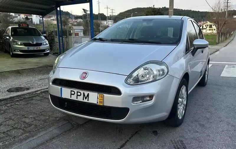 Cinza Usado 2015 Fiat Punto Easy Citadino | € 7.900 (Preço justo) - Imagem 1/4