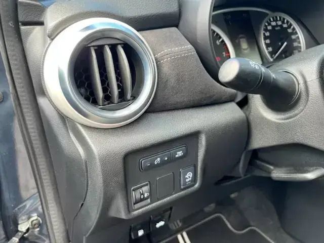 Usado Nissan Micra S 100 HP (73 kW) 2020 Cinzento Citadino