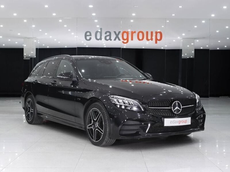 Preto Usado 2020 Mercedes C300 AMG line Carrinha | € 29.990 - Imagem 1/4
