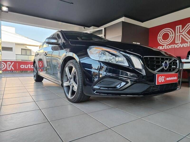 Preto Usado 2012 Volvo V60 R-Design Carrinha | € 11.990 (Bom preço) - Imagem 1/4