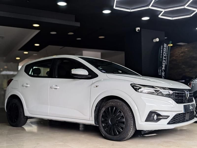 Branco Usado 2021 Dacia Sandero Essentiel Citadino | € 10.990 (Super Preço) - Imagem 1/4
