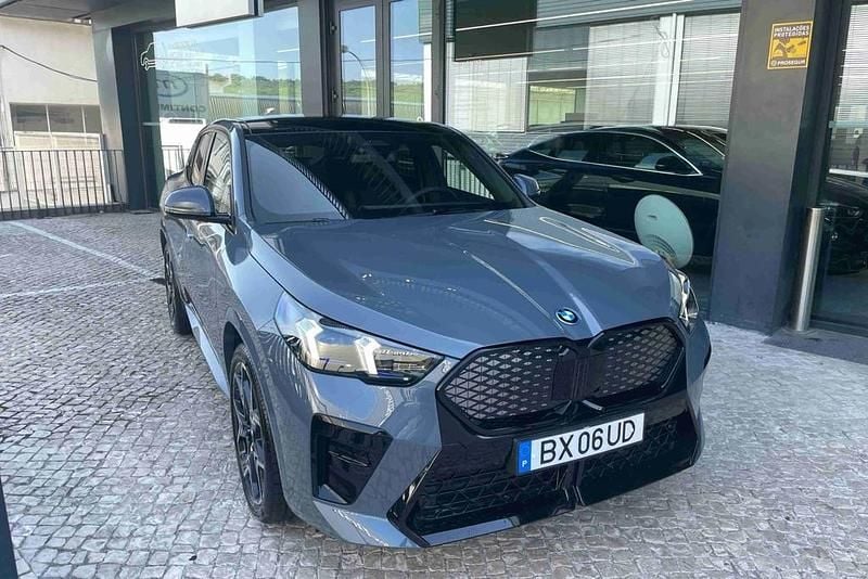 Vermelho Novo 2025 BMW iX2 Comfort Edition SUV | € 57.300 (Preço justo) - Imagem 1/4