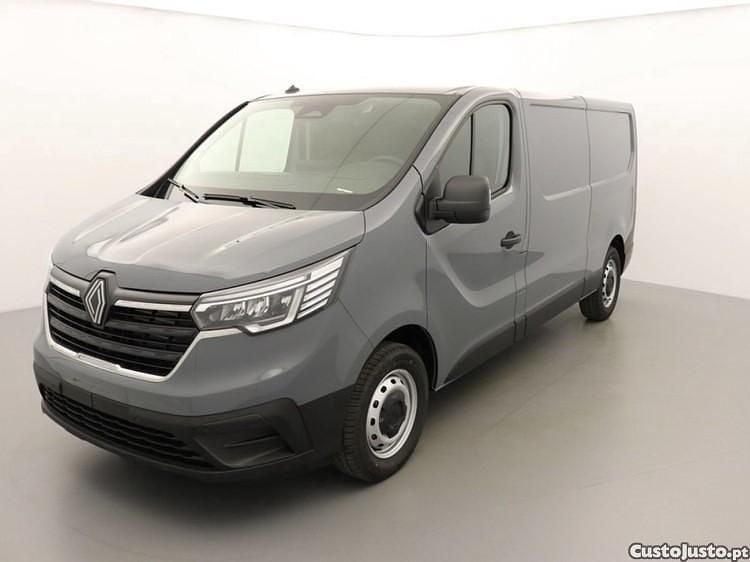 Usado Renault Trafic 150 HP (110 kW) 2025 Branco Monovolume