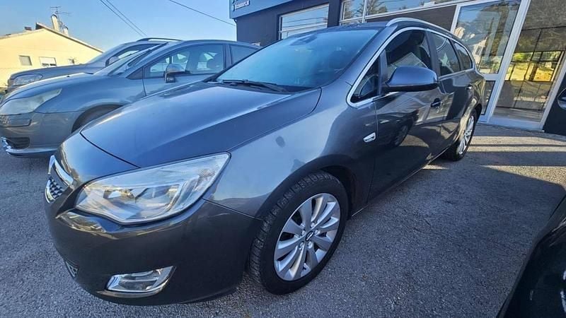 Cinzento Usado 2012 Opel Astra | € 5.900 (Bom preço) - Imagem 1/4