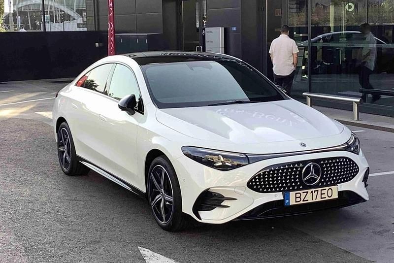 Branco Novo 2025 Mercedes CLA 250+ Sedan | € 55.000 - Imagem 1/4