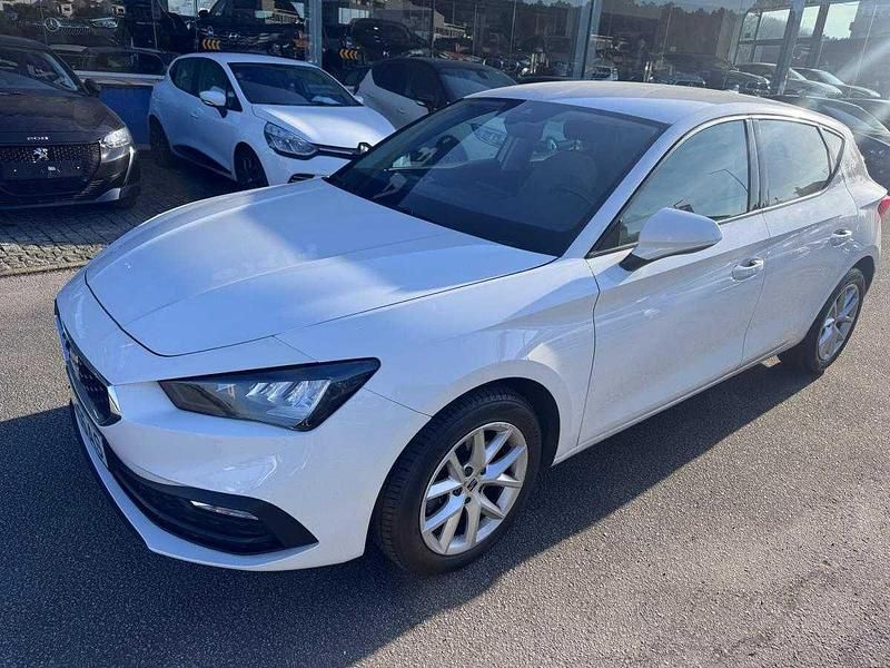 Usado Seat Leon Style 110 HP (80 kW) 2021 Branco