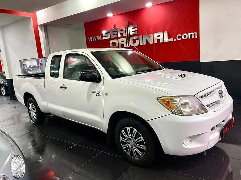 Usado Toyota HiLux 120 HP (88 kW) 2008 Branco Pickup