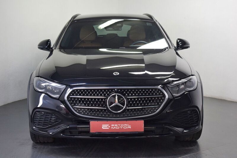 Usado Mercedes E300 313 HP (230 kW) 2024 Preto Carrinha