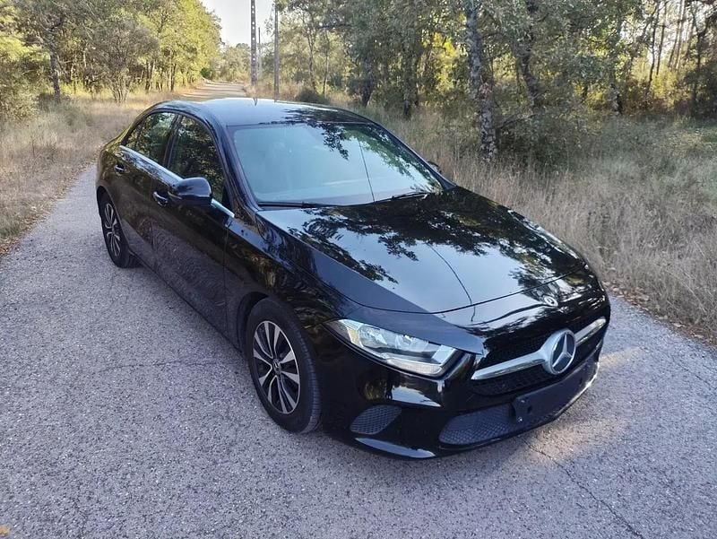 Usado Mercedes A180 Progressive 116 HP (85 kW) 2019 Preto Sedan