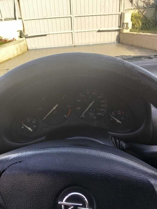 Usado Opel Corsa 2000 Sedan