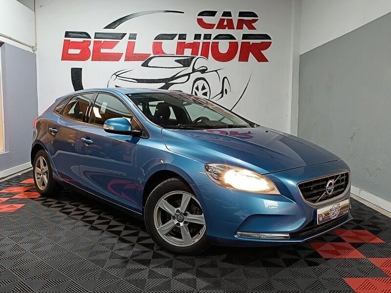 Azul Usado 2014 Volvo V40 Kinetic Carrinha | € 13.750 (Preço justo) - Imagem 1/4