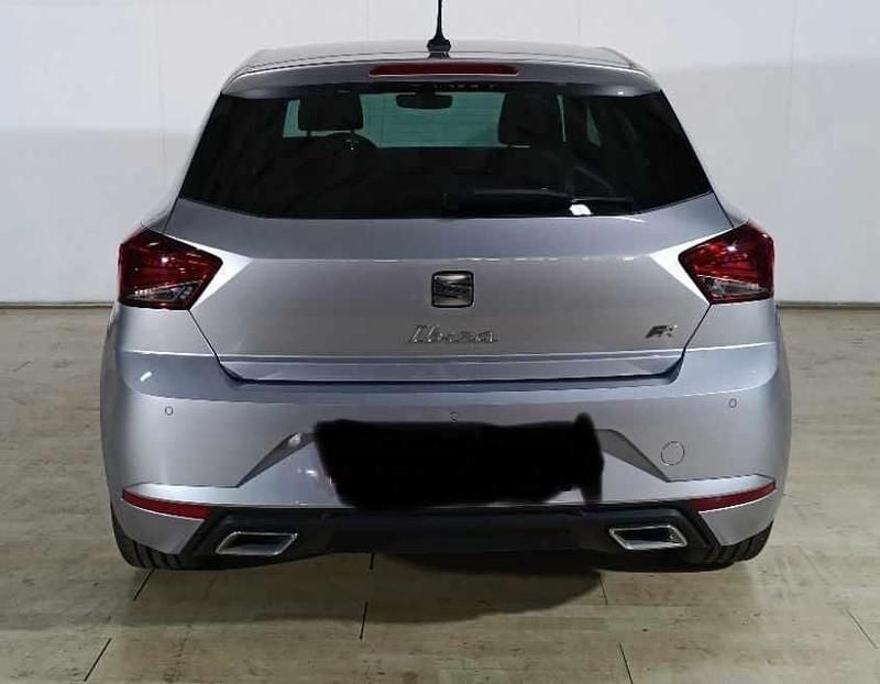 Usado Seat Ibiza 95 HP (69 kW) 2022 Cinzento Citadino