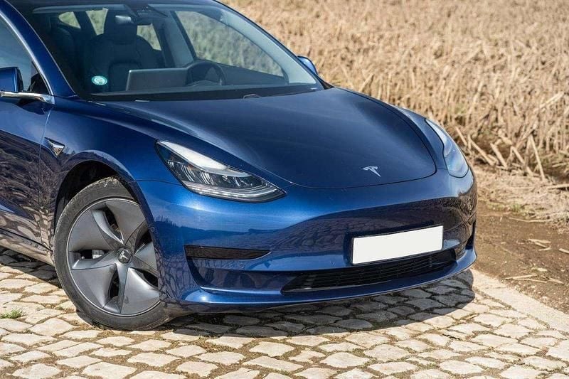 Usado Tesla Model 3 Standard Range Plus 239 kW (325 HP) 2020 Azul Sedan