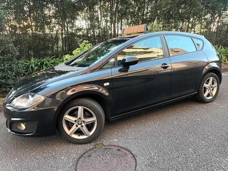 Usado Seat Leon Reference 90 HP (66 kW) 2011 Preto Citadino