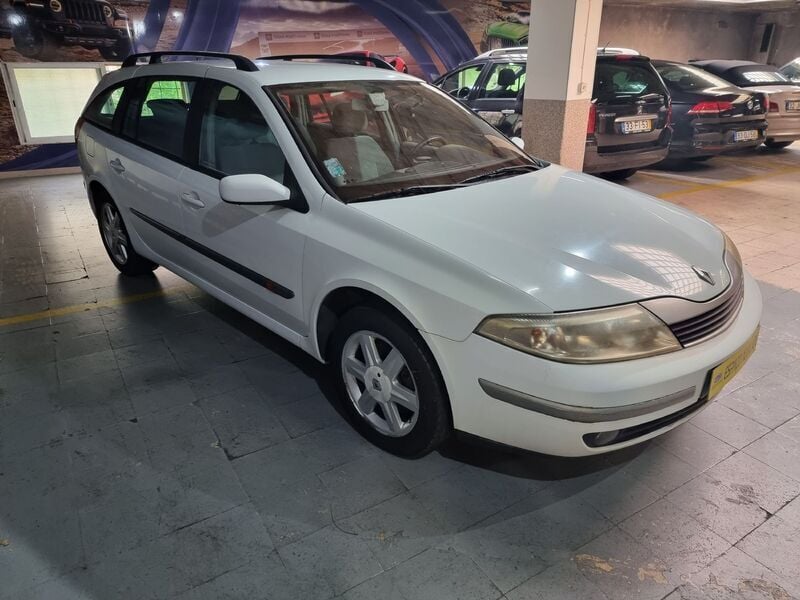 Usado Renault Laguna II Expression 120 HP (88 kW) 2003 Branco Sedan