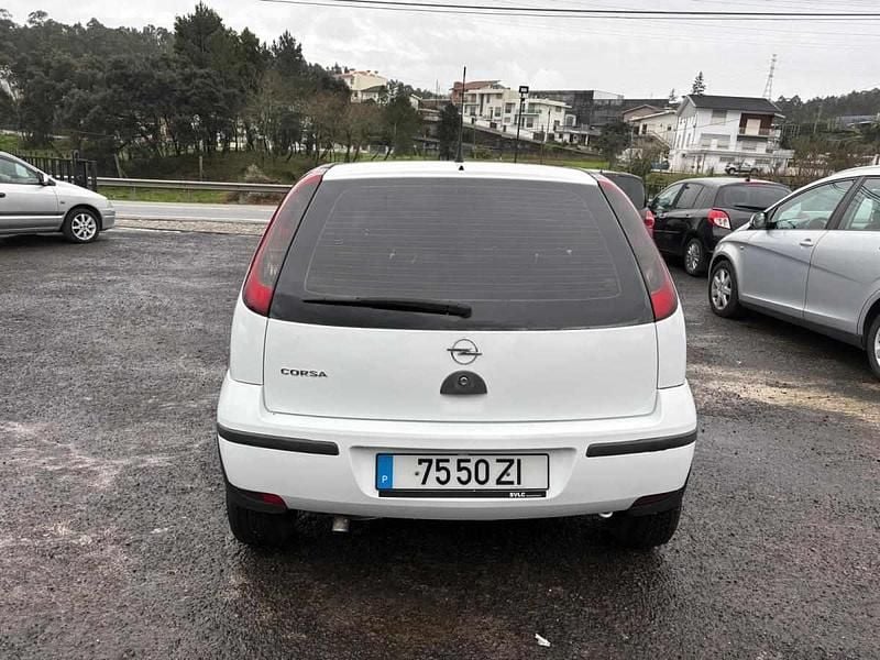 Usado Opel Corsa 70 HP (51 kW) 2004 Branco Citadino