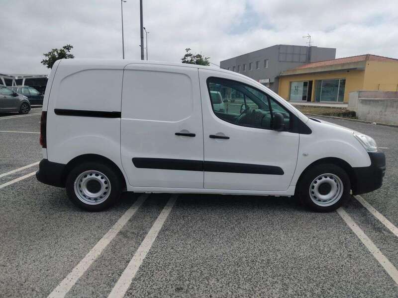 Branco Usado 2018 Citroën Berlingo Monovolume | € 12.250 (Preço justo) - Imagem 1/4