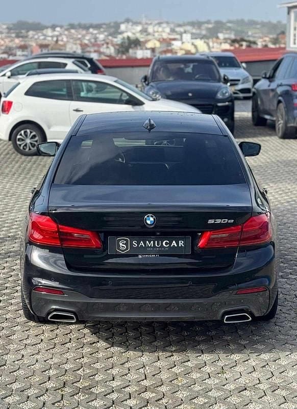 Usado BMW 530 252 HP (185 kW) 2020 Preto Sedan