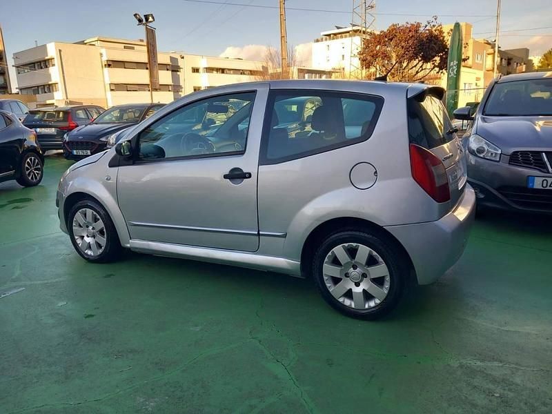 Usado Citroën C2 70 HP (51 kW) 2008 Cinzento Citadino