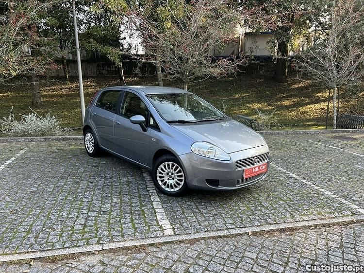 Cinza Usado 2009 Fiat Grande Punto Active Citadino | € 6.250 - Imagem 1/1