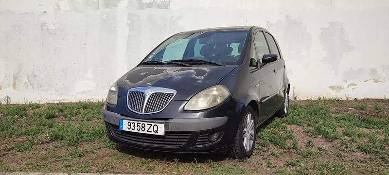Preto Usado 2005 Lancia Musa Monovolume | € 2.500 - Imagem 1/4