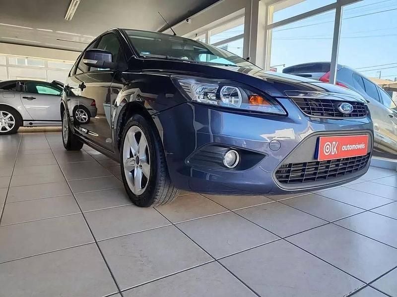 Azul Usado 2011 Ford Focus Trend Citadino | € 6.990 (Preço justo) - Imagem 1/4