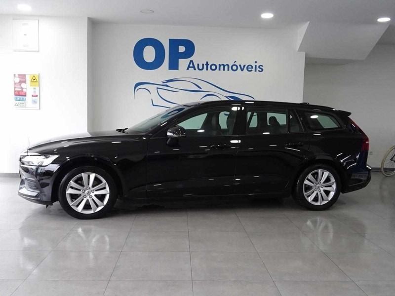 Usado Volvo V60 Momentum 150 HP (110 kW) 2019 Preto Carrinha