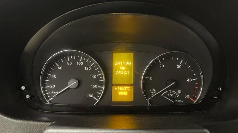 Usado Mercedes Sprinter 163 HP (119 kW) 2016 Branco Van