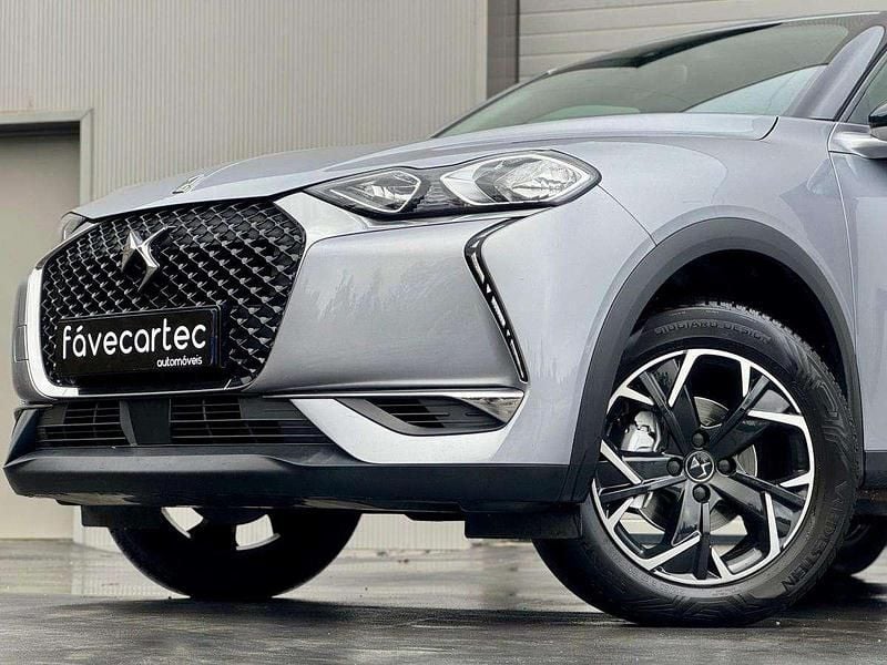 Usado DS Automobiles DS3 Crossback So Chic 102 HP (75 kW) 2020 Cinzento SUV