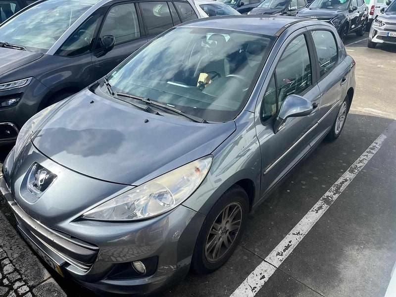 Cinzento Usado 2010 Peugeot 207 Citadino | € 3.500 (Bom preço) - Imagem 1/4