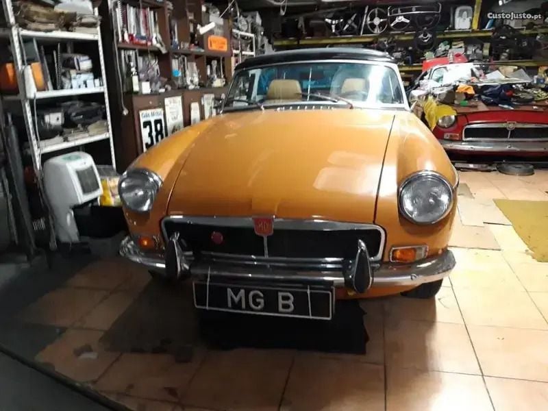 Amarelo Usado 1973 MG B Cabrios | € 18.000 - Imagem 1/4