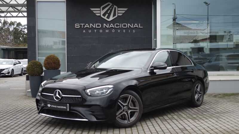 Preto Usado 2023 Mercedes E220 AMG line Sedan | € 49.990 (Preço justo) - Imagem 1/4