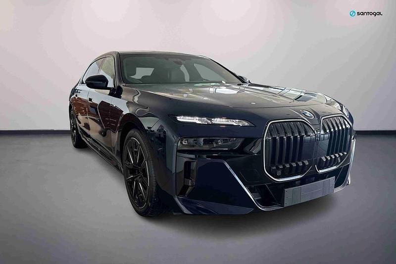 Azul Novo 2025 BMW i7 Comfort Edition Sedan | € 118.000 (Bom preço) - Imagem 1/4