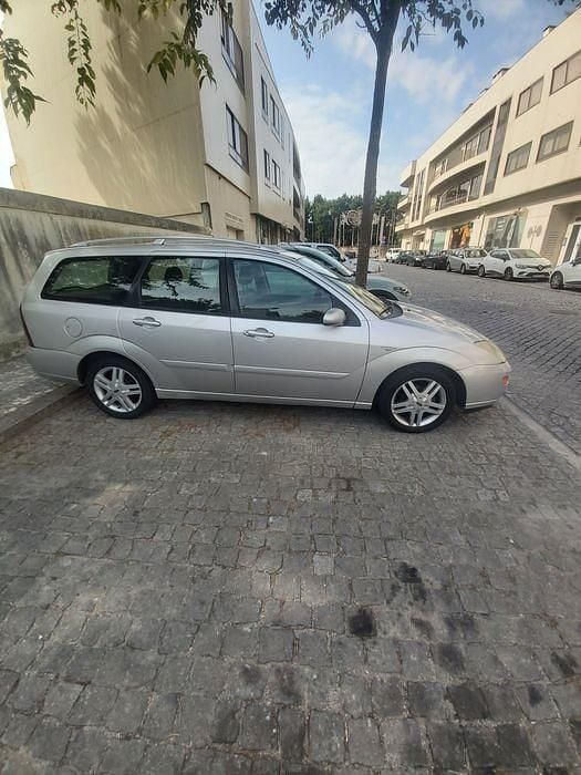 Usado 2001 Ford Focus Sedan | € 1.500 (Preço justo) - Imagem 1/4