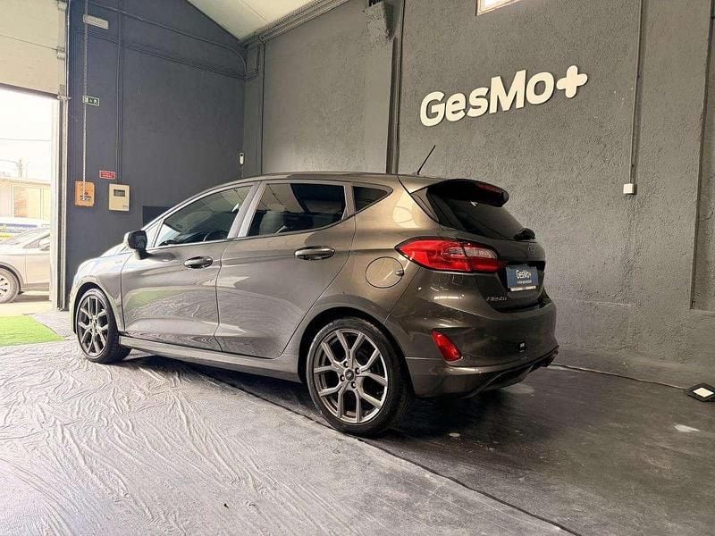 Usado Ford Fiesta 100 HP (73 kW) 2023 Cinzento Citadino