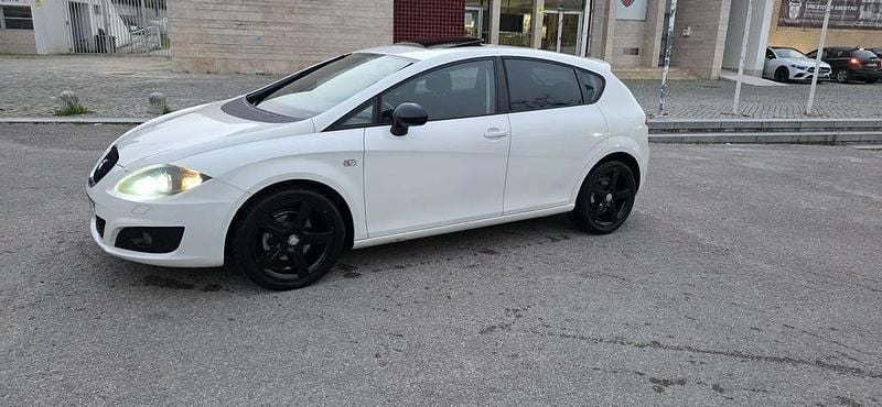 Usado Seat Leon 105 HP (77 kW) 2011 Citadino