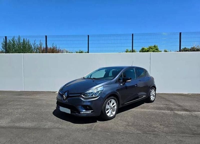 Cinzento Usado 2017 Renault Clio IV LIMITED | € 9.900 (Bom preço) - Imagem 1/4