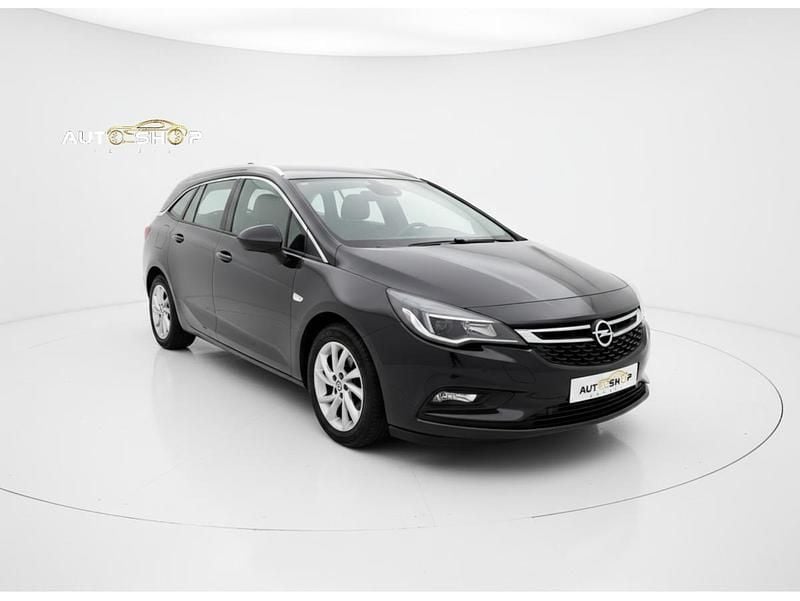 Usado Opel Astra Innovation 105 HP (77 kW) 2018 Preto Carrinha