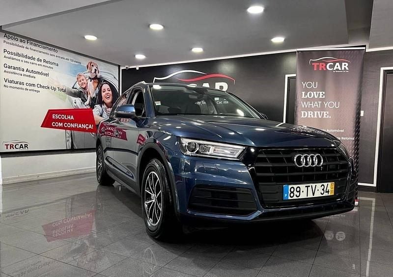 Azul Usado 2017 Audi Q5 Business SUV | € 30.990 (Preço justo) - Imagem 1/4
