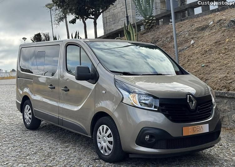 Castanho Usado 2018 Renault Trafic Zen Van | € 23.450 (Preço elevado) - Imagem 1/1