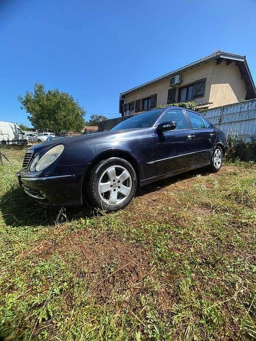 Usado 2001 Mercedes E270 Avantgarde Sedan | € 6.000 - Imagem 1/4
