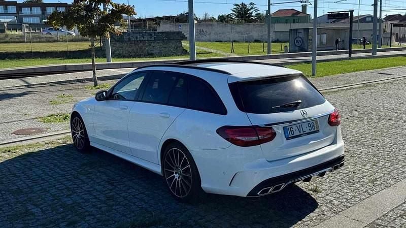 Branco Usado 2015 Mercedes C220 Edition Carrinha | € 23.456 (Preço justo) - Imagem 1/4