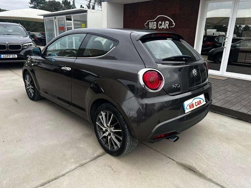 Usado Alfa Romeo MiTo 80 HP (58 kW) 2014 Cinzento Citadino