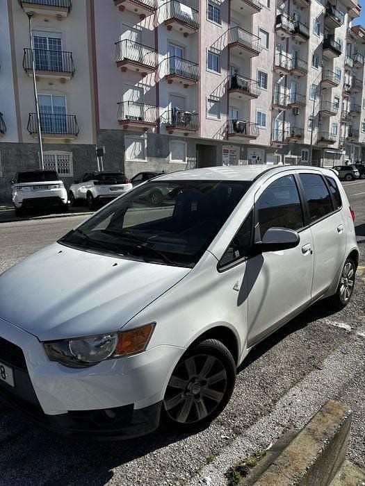 Usado Mitsubishi Colt 95 HP (69 kW) 2009 Citadino