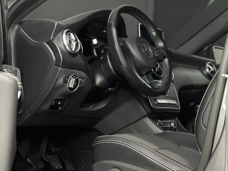 Usado Mercedes A180 109 HP (80 kW) 2016 Cinzento