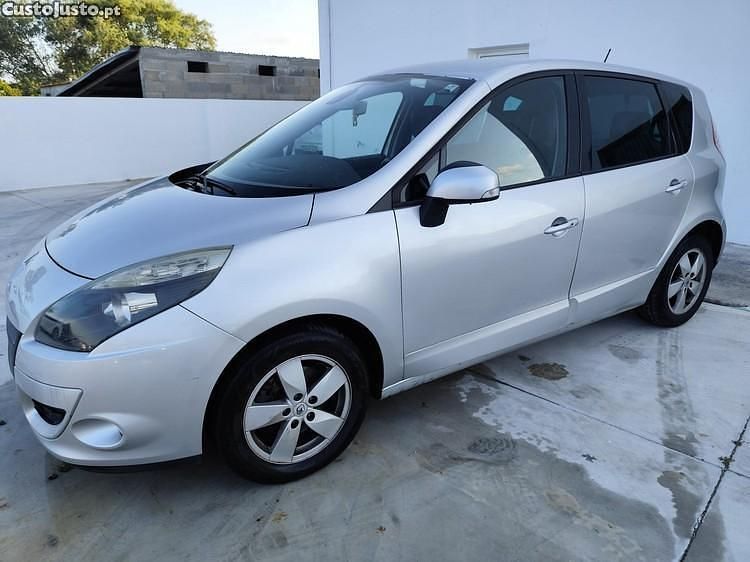Cinza Usado 2009 Renault Scénic III Monovolume | € 4.999 (Preço justo) - Imagem 1/1