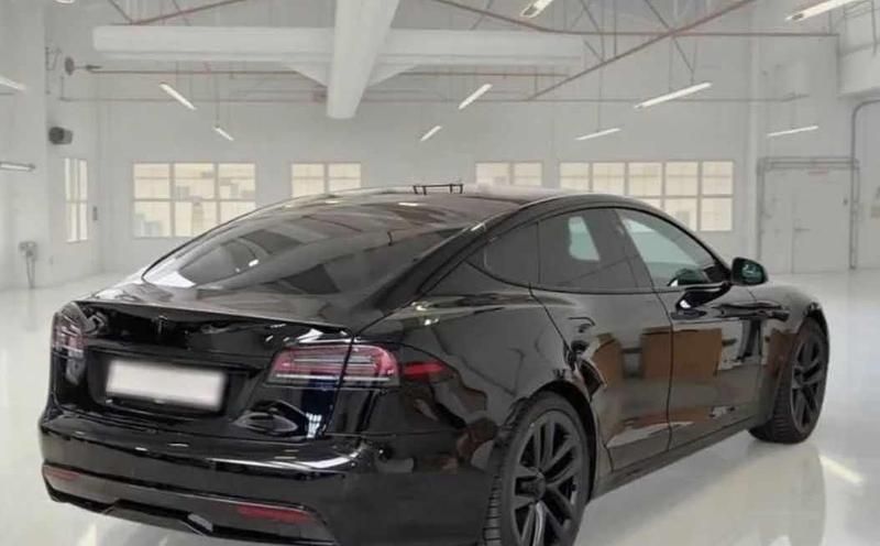 Preto Usado 2023 Tesla Model S Sedan | € 76.875 - Imagem 1/4