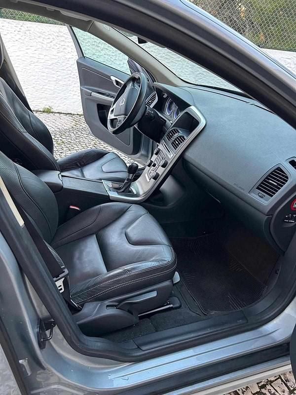 Usado Volvo XC60 163 HP (119 kW) 2011 Cinzento SUV